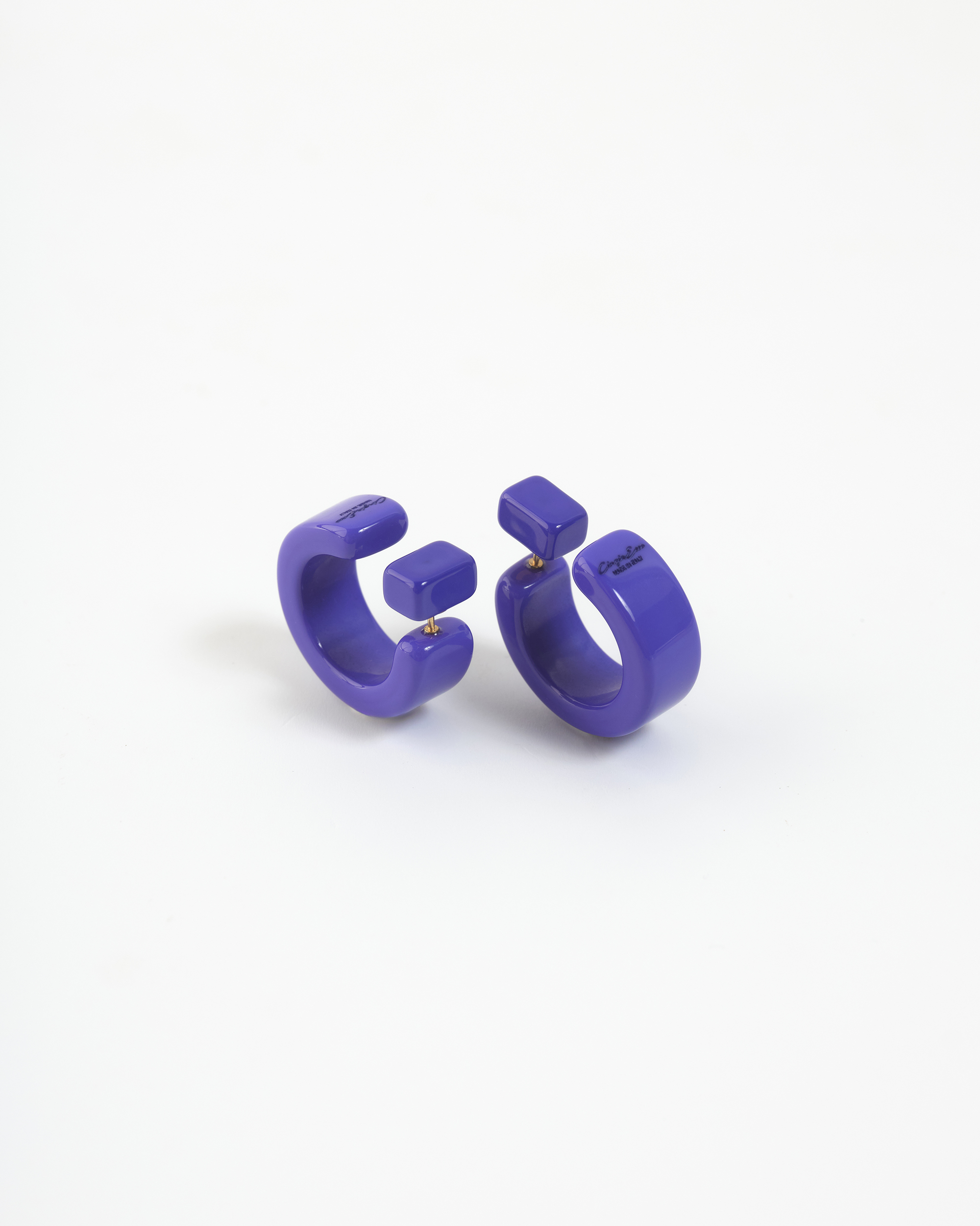 OrecchinoCerchio sezione quadrata Diametro 3 cm Viola