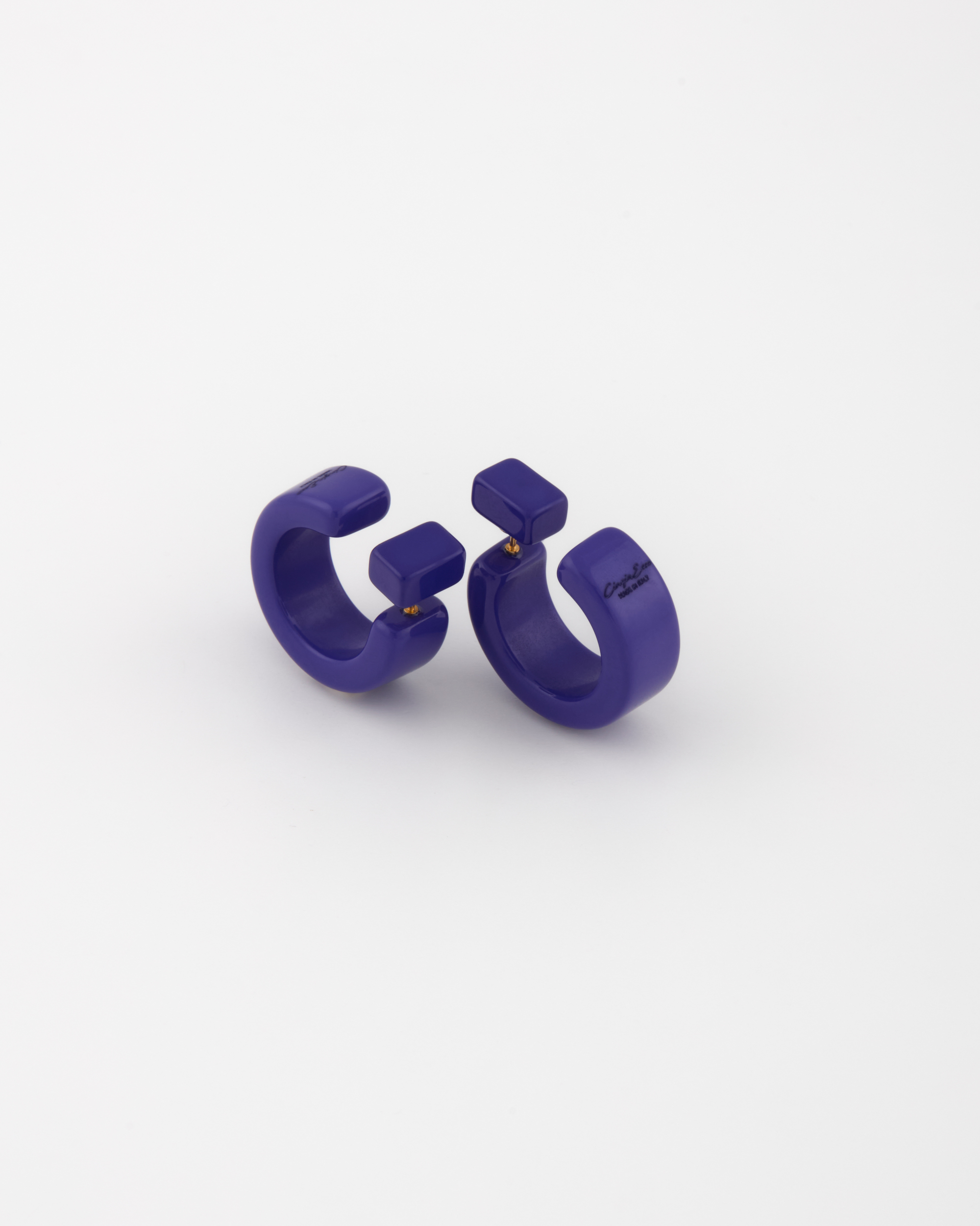 Orecchino Resina sezione quadrata Diametro 3 cm Viola