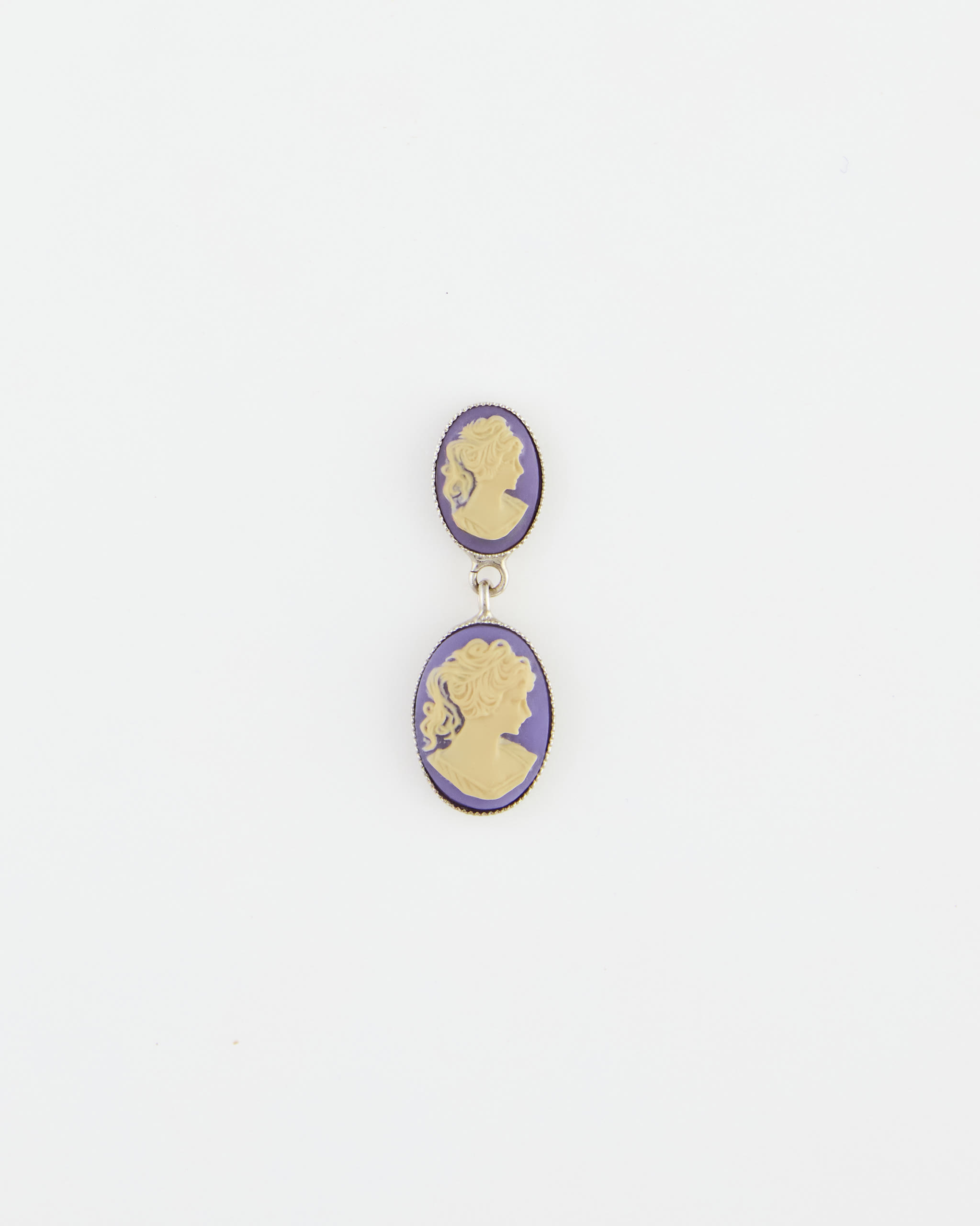 Orecchino Perno Pendente Cammeo Viola